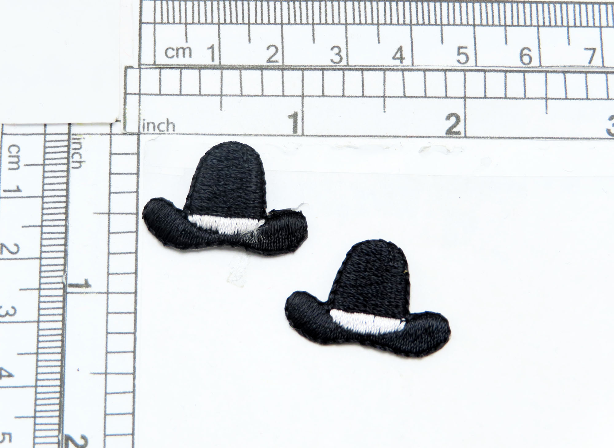 Hat Cowboy Stetson 10 Gallon 3 pack Ion On Applique

Fully Embroidered

Measures 1" high x 3/4" wide approximately (25mm x 19mm)