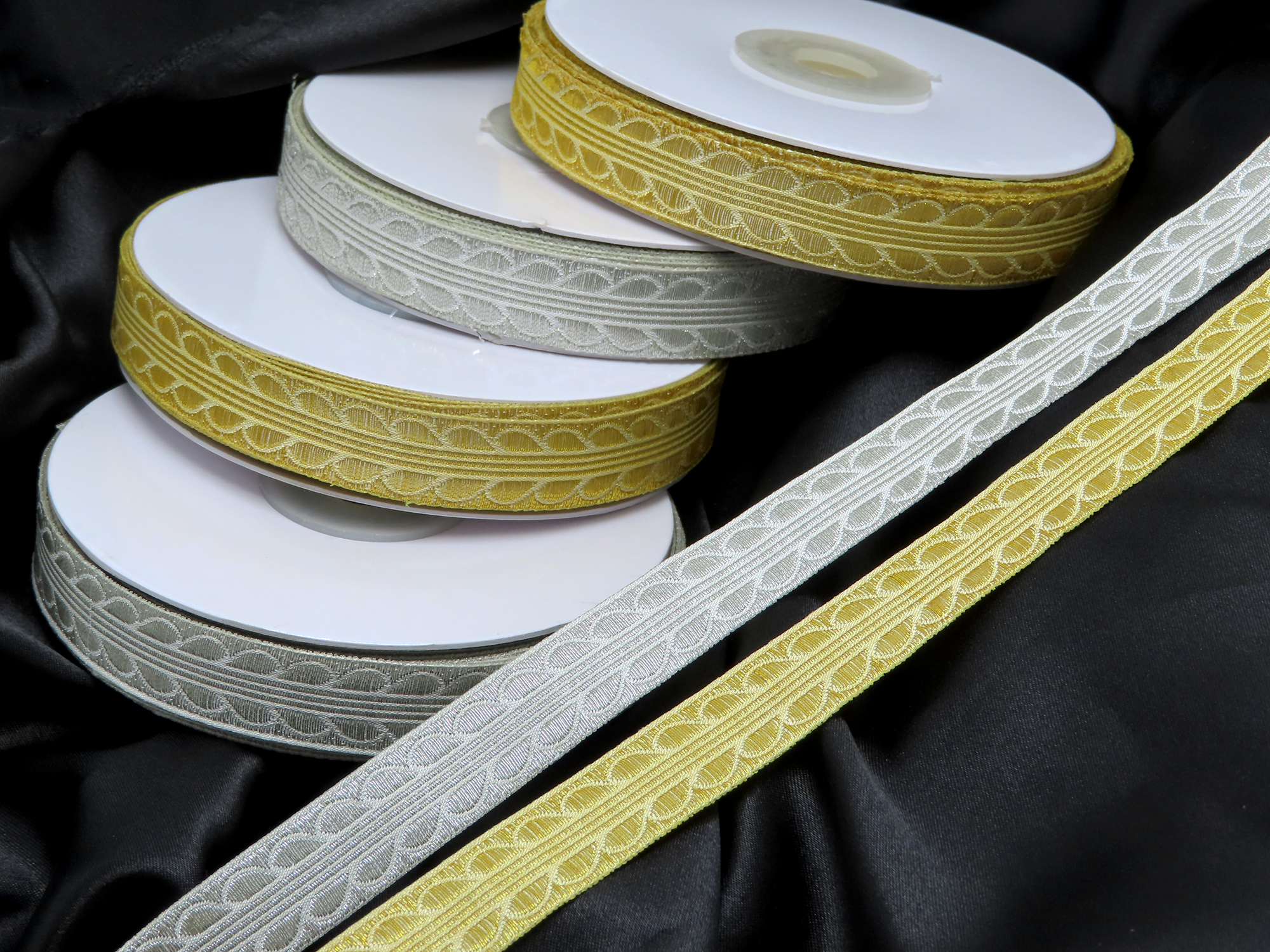 Jacquard Ribbon 5/8 (16mm) 18 mtr roll Magnifico Gold or Silver -  Patchwork Panda Trims