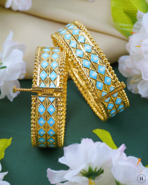 Buy Gorgeous Gold-plated Openable Bracelets with Zircon Stones Online in  Pakistan | Jadeno.pk