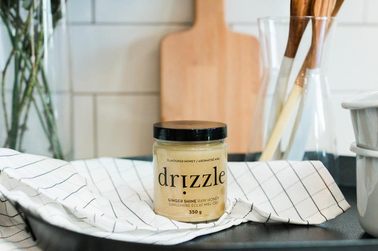 Drizzle Ginger Shine Raw Honey 350g 4