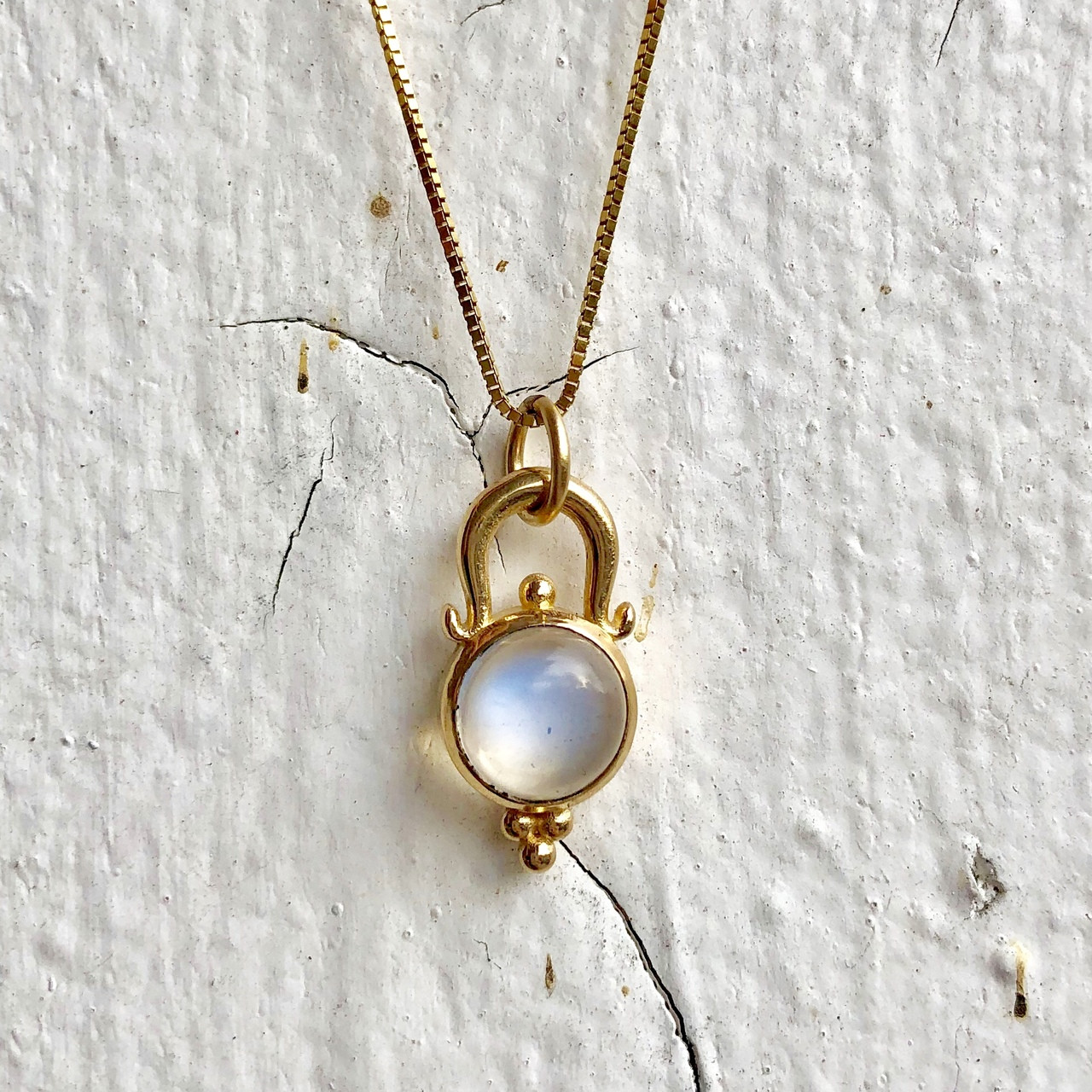 Blue on sale moonstone necklace