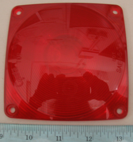 Red Replacement Lens for Charlatte CBL2000E Conveyor Belt Loaders – High-Quality GSE Part