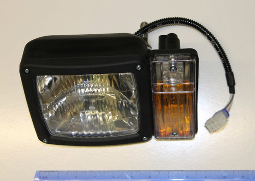 ASSEMBLY, LIGHT HEAD R/H 12V-7600199