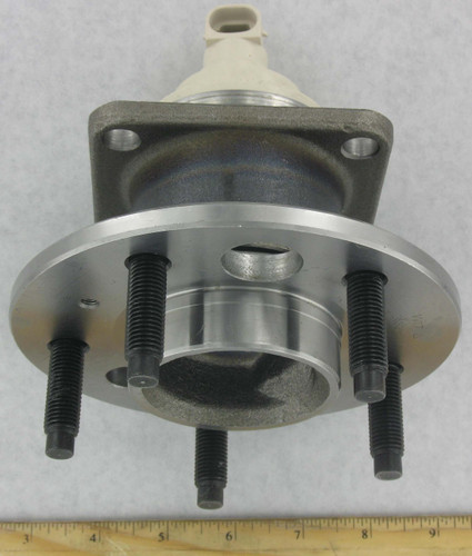 Assembly Bearing and Hub for Aviation Ground Support Equipment
