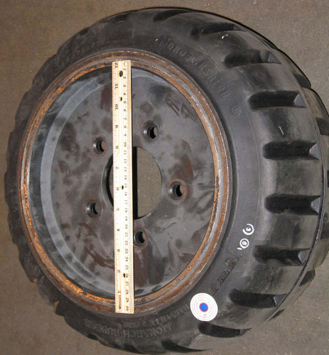 TIRE, SOLID TRACTION 18 X 9 X 12-1/8-18X9X1218TRACTION