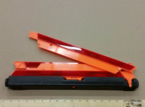 Triangle Reflective Warning for Aviation Ground Support Equipment