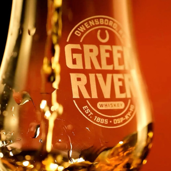 How Custom Glassware Can Increase Distillery Gift Shop Sales