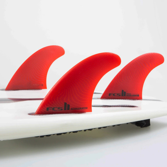FCS II Accelerator Neo Glass Large Red Tri Fins