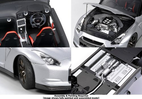 Tamiya - 1/24 Nissan GTR Plastic Model Kit [24300] - Hobby Station
