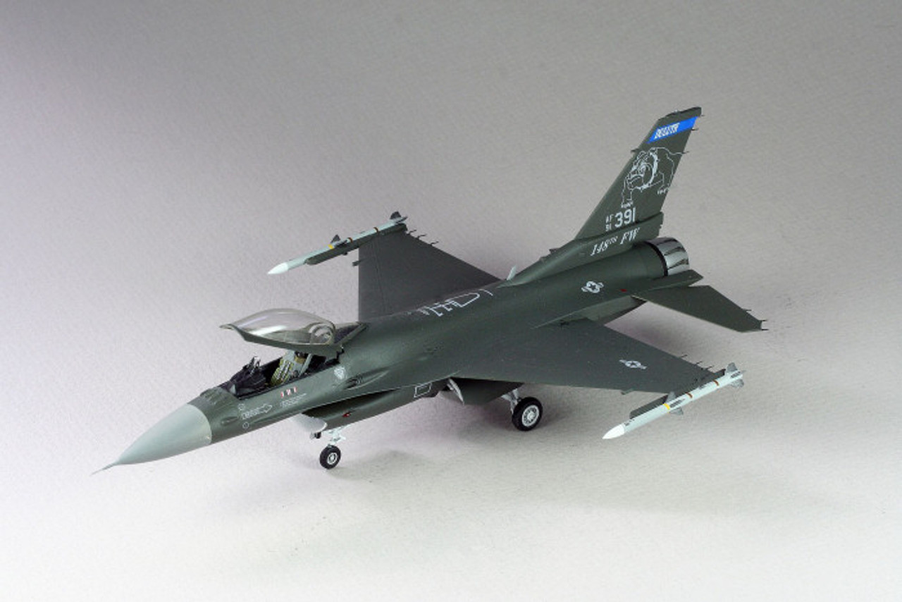 Tamiya 172 Lockheed Martin F 16cj Block 50 Fighting Falcon Plastic