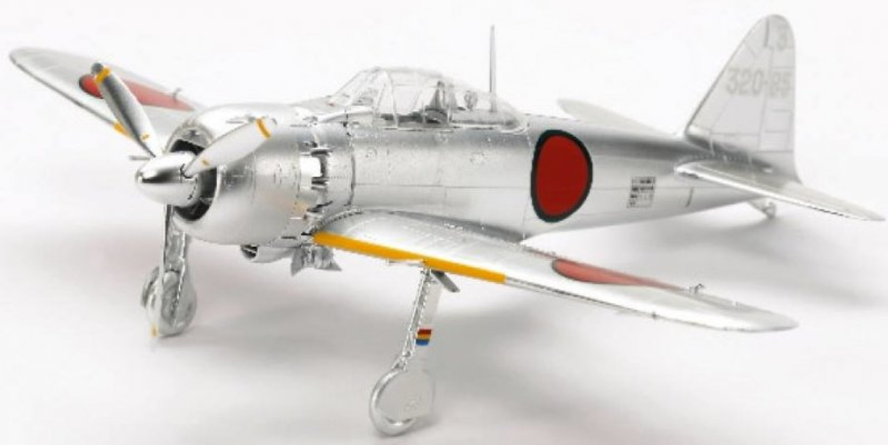 Модель зеро. Mitsubishi a6m5 Zeke. A6m Zero 1/72. A6m2 Zero 1/48 Eduard. Модель истребителя Зеро.