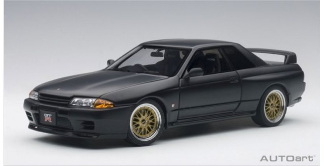 Auto Art 1/18 NISSAN SKYLINE GT-R (R32) V-SPEC II TUNED VERSION
