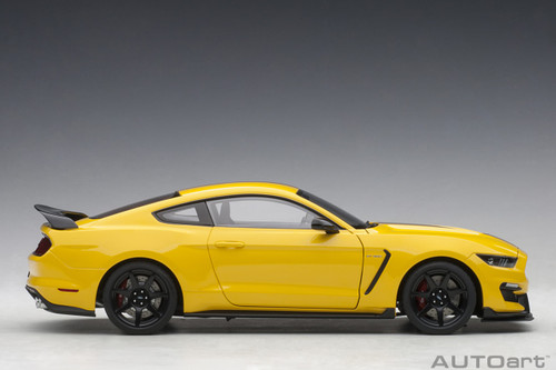Auto Art 1/18 72932 Ford Mustang Shelby GT-350R (Triple Yellow with Black Stripes)