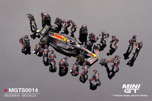 Mini GT Oracle Red Bull Racing RB19 #1  Max Verstappen  2023 F1  2023 Japanese Grand Prix Pit Crew Set