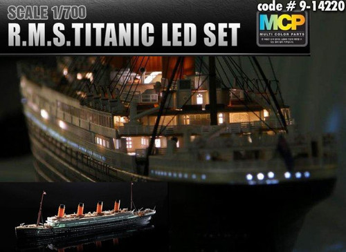 ACADEMY 1/700 TITANIC WITH LED LIGHT SET