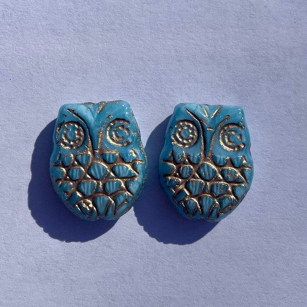 Horned Owl Bead (18x15mm) - Turquoise Blue Silk with Gold Wash