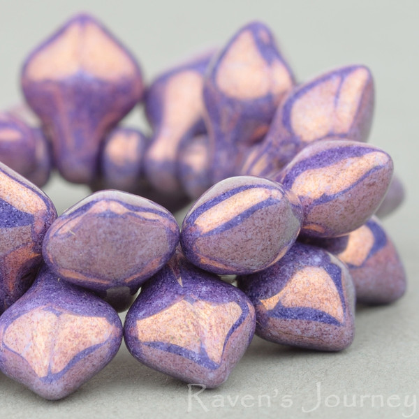 Spades (11x8mm) - Purple with Purple Luster