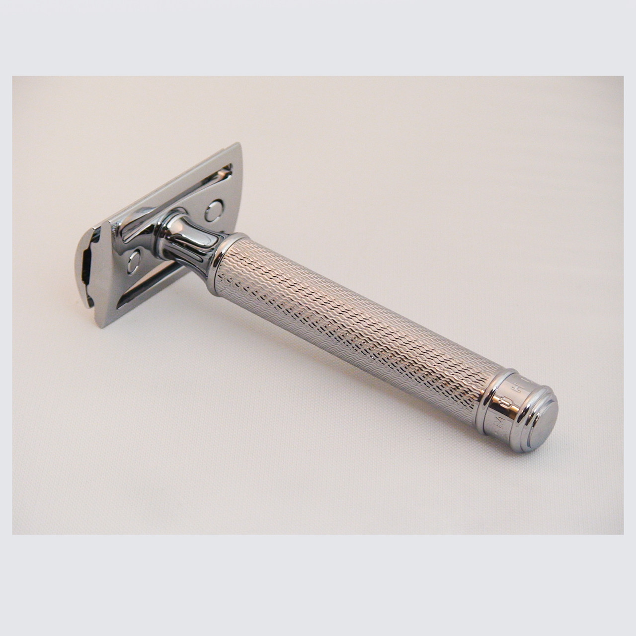 Muhle Traditional Textured Chrome Plated Handle Three Part Safety