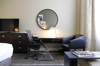 Use Picture Frames to Create the Sophisticated Look your Hotel Room ...