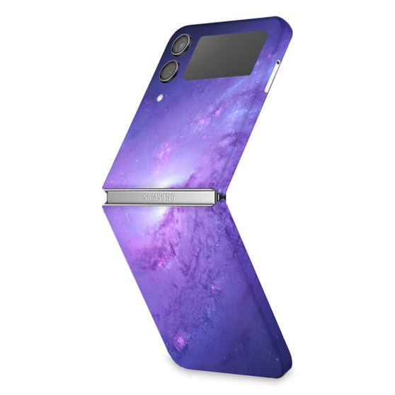 Twirl Galaxy
Space & Cosmos
Samsung Galaxy Z Flip4 Skin Wrap