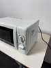 Igenix White Microwave (26C-C73-4CF)