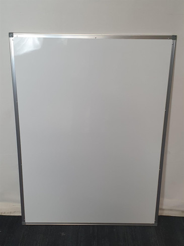 1.2M x 0.9. Reversable Whiteboard/Pinboard (DC0-704-F8F)