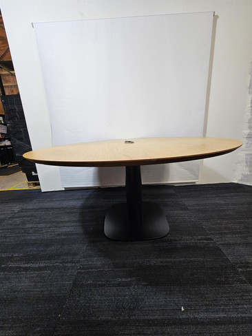 Oak And Black Round Table (350-325-40D)