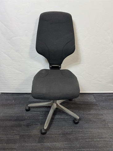 Giroflex Dark Grey Operator Chair (No Arms) (C38-8F3-332)
