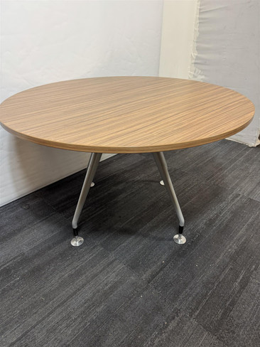 Konig And Neurath Walnut Round Table (EC2-740-8F8)