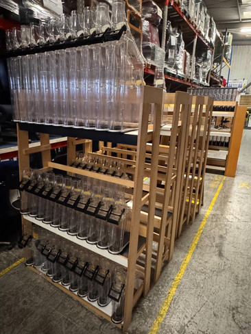 Veneered Plywood Catering Shelves With Cereal Containers (B69-36A-94A)