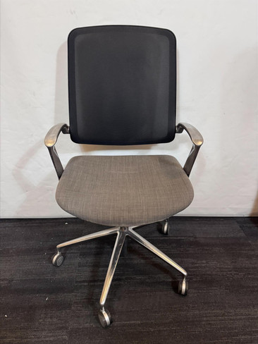 Boss Design Grey And Black Meeting Room Chair (251-DC3-027)