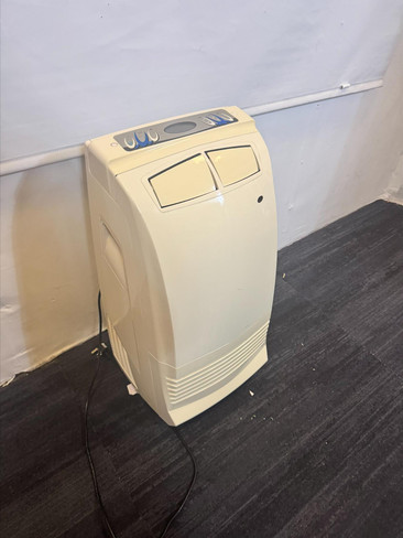 Cream Mobile Air Conditioning Unit (1E0-1D5-442)