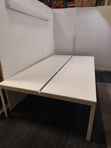 Herman Miller White Bank Of 6 (082-61B-3E4)