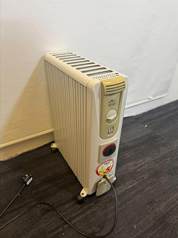Delonghi White Mobile Heater (B5A-CFD-E79)