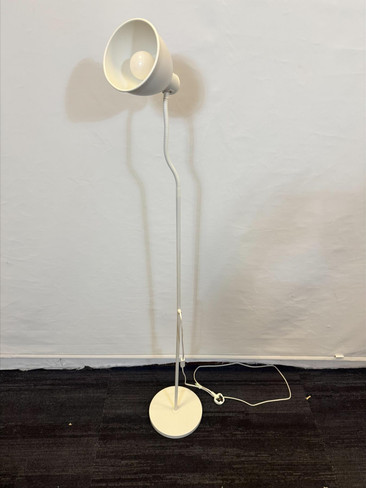 White Floor Standing Lamp (CC7-AA7-92E)