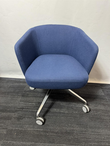 Orangebox Dark Blue Swivel Chair (1EE-96B-1C2)