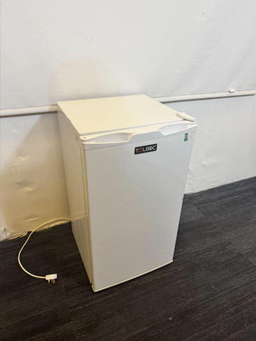 White Tolbeck Undercounter Fridge (C08-895-A82)