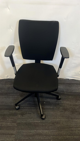Task Black Operator chair (FC9-657-397)