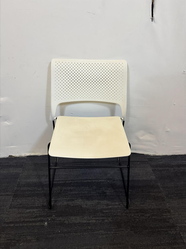 Orangebox White Breakout Chair (CD5-A85-F40)