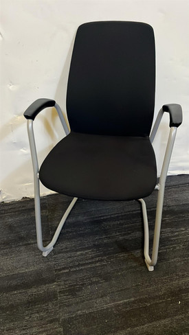 Kinnarps Black And Grey Stackable Chairs (22E-4FB-629)