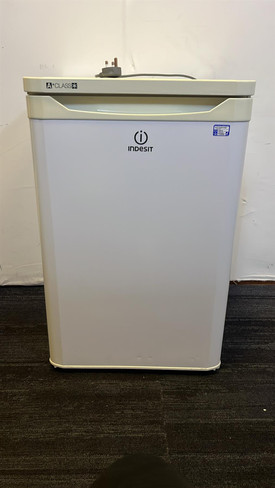 Indesit White Undercounter Fridge (069-050-879)