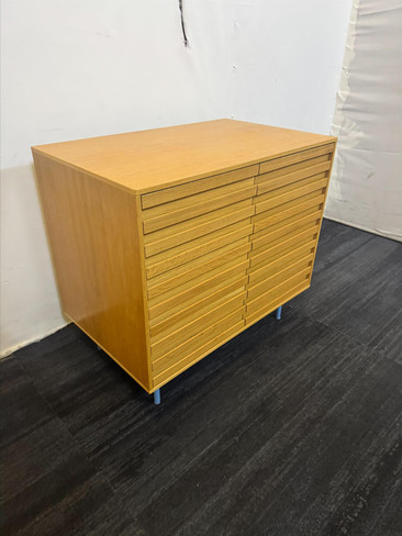 Cherry Oak Storage Unit (6B5-8F1-57E)