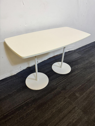 White Coffee Table (0B9-64E-6D9)