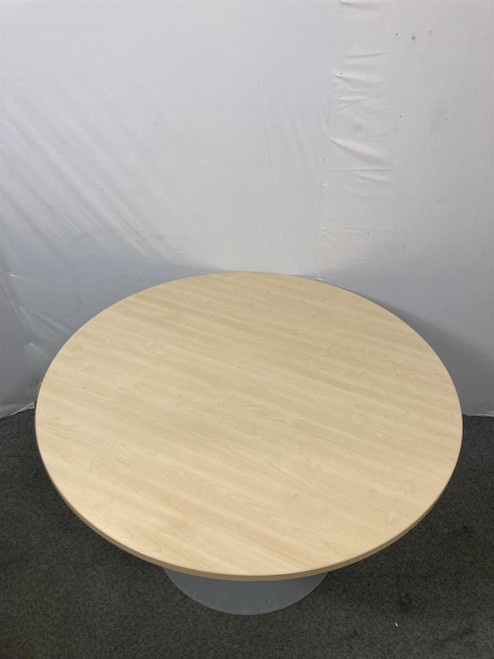 Beech Round Table (49B-411-729)