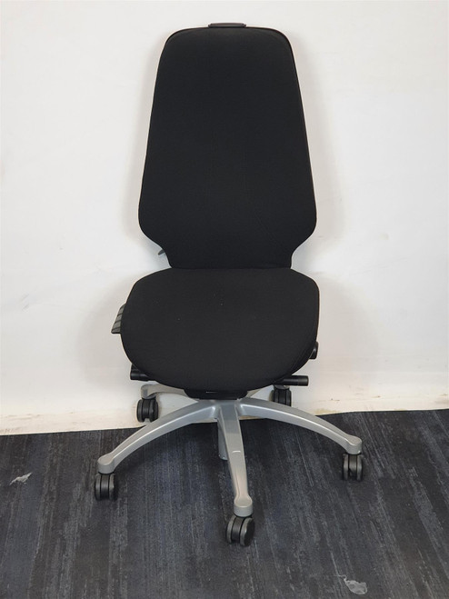 RH Logic Black Operator Chair (No Arms)(29A-B8B-6C9)