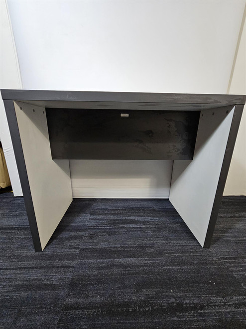 Frovi Table (725-DFC-5A6)