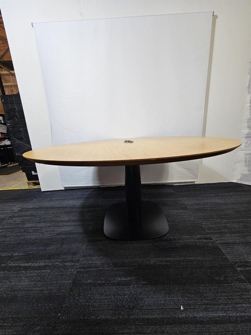 Oak And Black Round Table (350-325-40D)