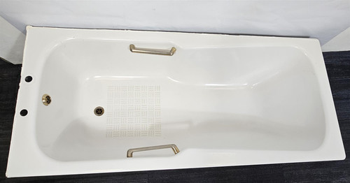 White Bath Tub With Floor Grip (BF9-45E-9C7)