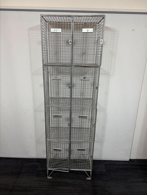 8 Door Silver Locker (5D6-30F-BB9)