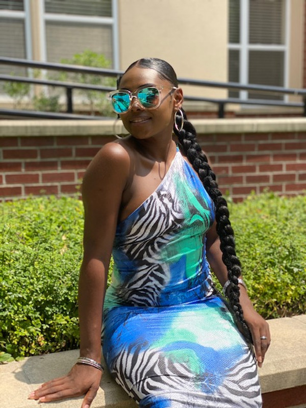 Montana Avenue: Clear Frame Shades